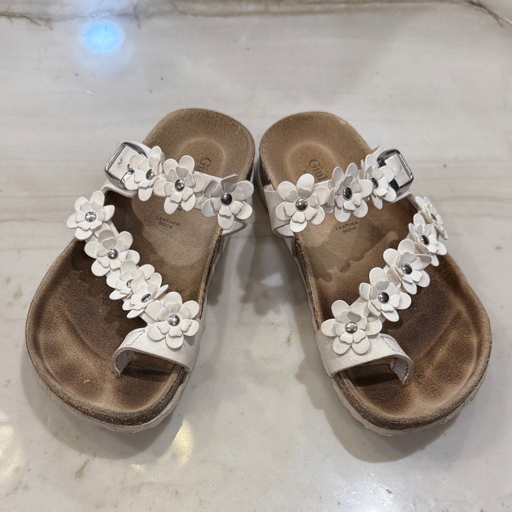 White Floral Sandals with Buckle